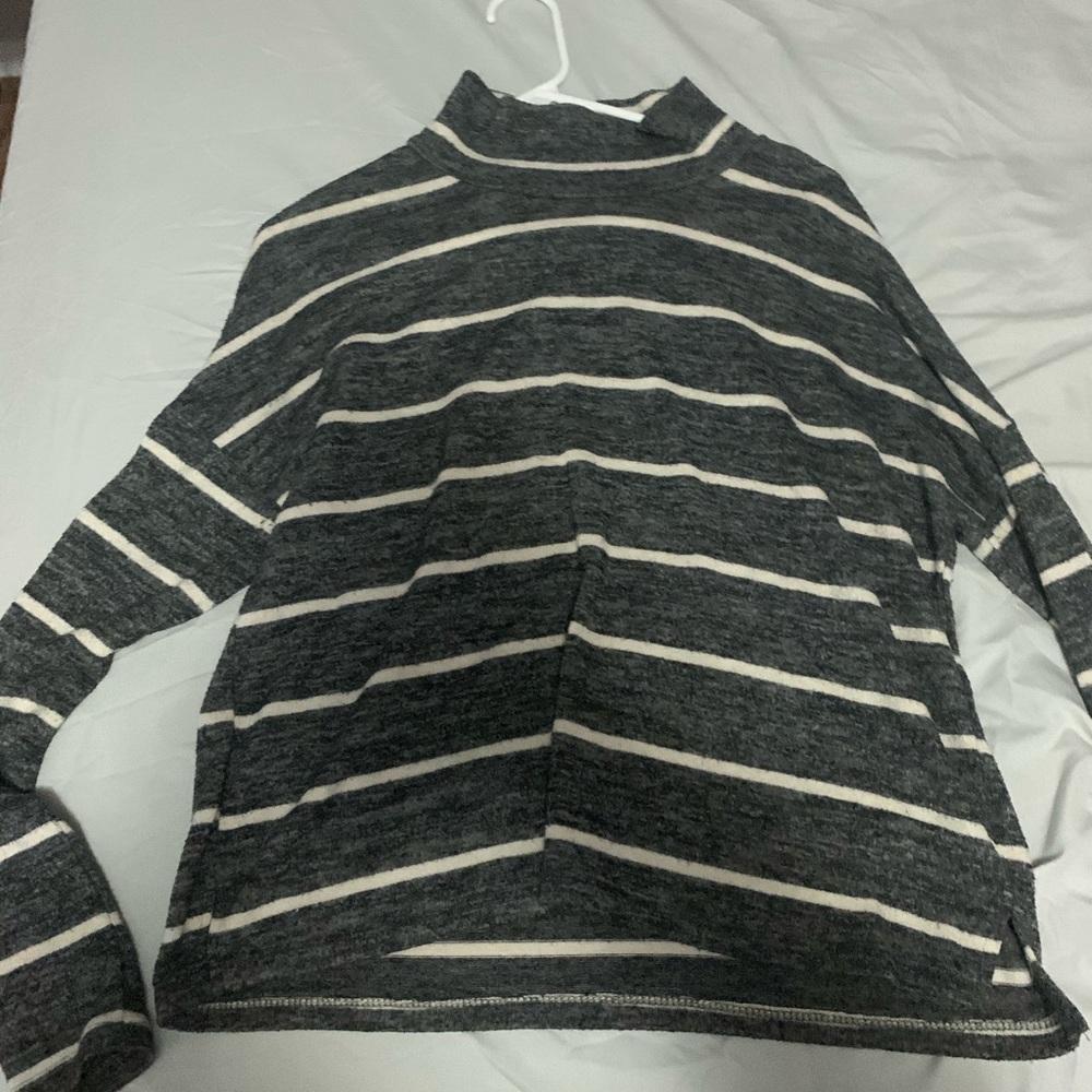 Turtle neck shirt
